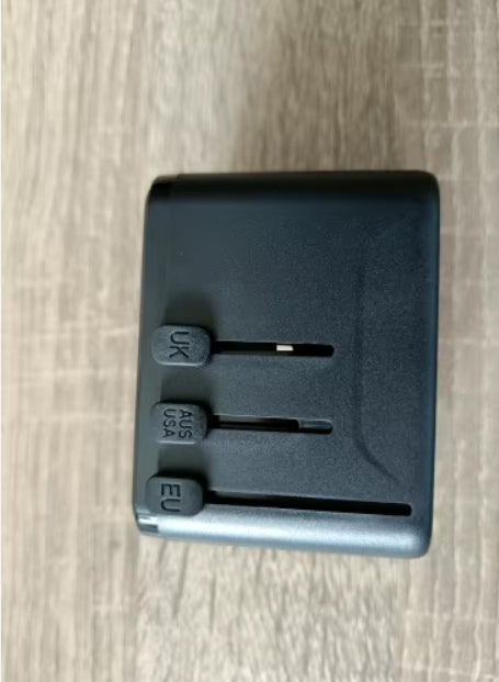 Adaptateur de voyage universel avec 4 prises secteur, 1 port USB, 2 type-c PD 25W sur prise EU UK US AUS